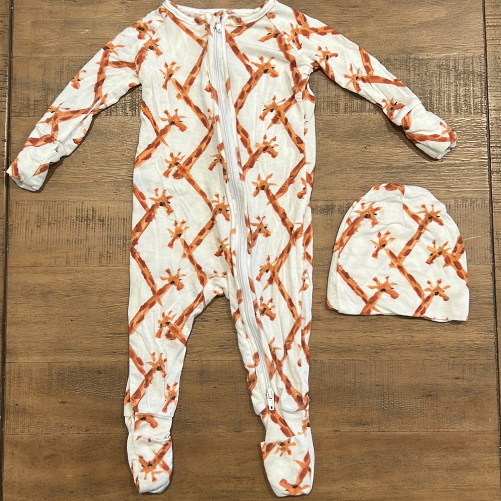 Gracyn Sky | Giraffe Crisscross Applesauce The Niko Playsuit & The Kash Beanie